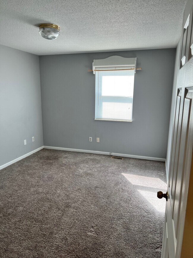 Building Photo - 2636 Villa Park Dr