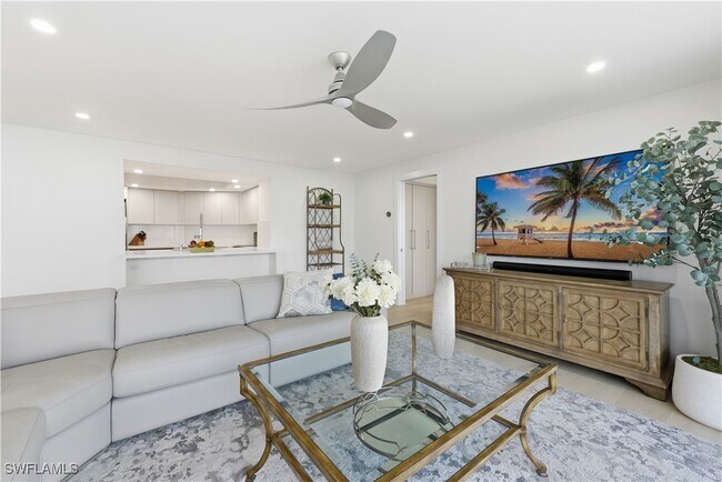 Building Photo - 4651 Gulf Shore Blvd N