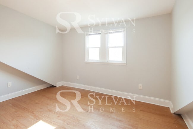Building Photo - Gorgeous updated 3BR Home in Dundalk!