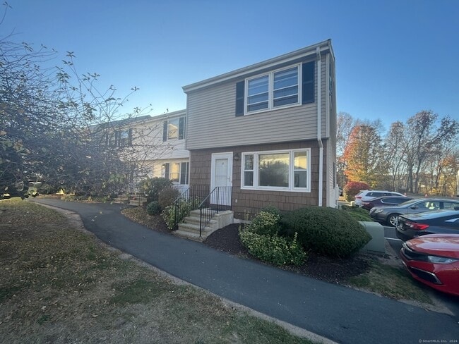 Primary Photo - 2 Allspice Ln