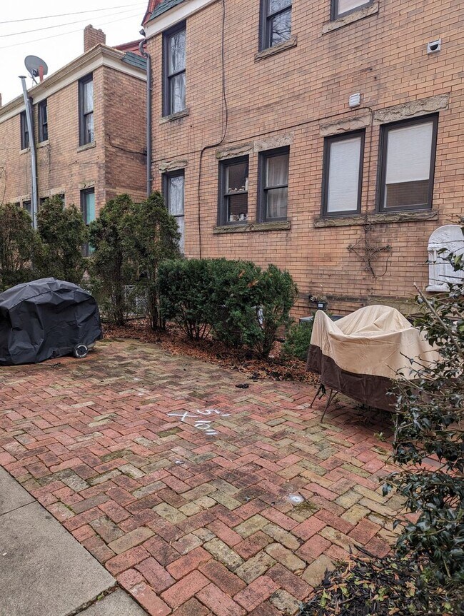 Building Photo - 440 5th St