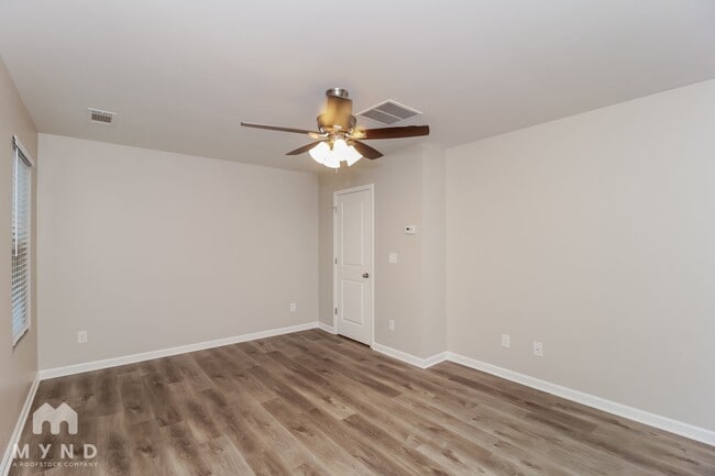 Building Photo - 376 Scotland Dr