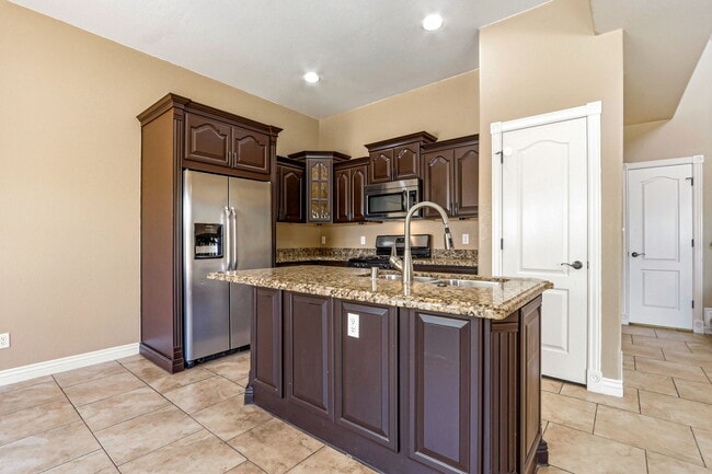 Building Photo - 3727 Grand Bahamas Dr