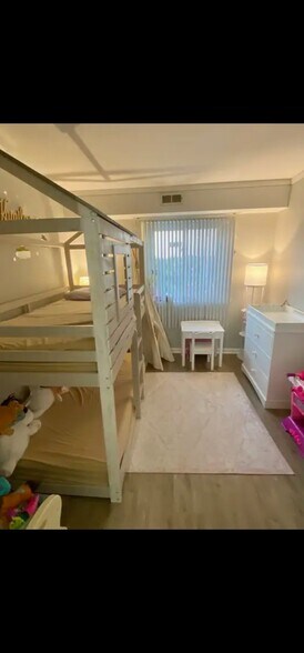 Building Photo - 1460 Fairlane Dr