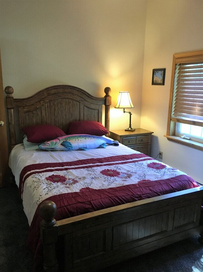 Building Photo - 32992 Johnsons Dr