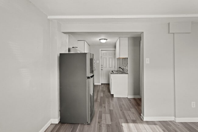 Building Photo - 523 Henke St