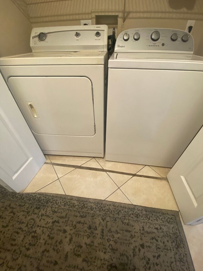 Building Photo - Minimal Upfront Costs — First Month & Security Deposit. Immediate Move-In Available!