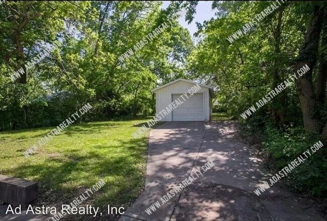 Building Photo - Awesome Location in Waldo-Available NOW!!