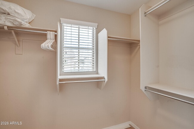 Building Photo - 3651 E Zachary Dr