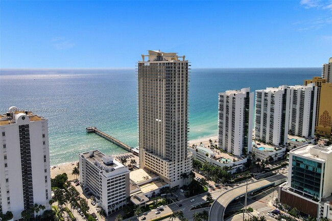 Building Photo - 16699 Collins Ave