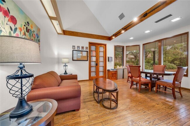 Building Photo - 2559 Plaza del Amo