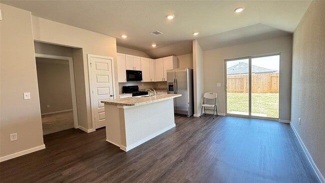 Building Photo - 21703 Meadow Ct