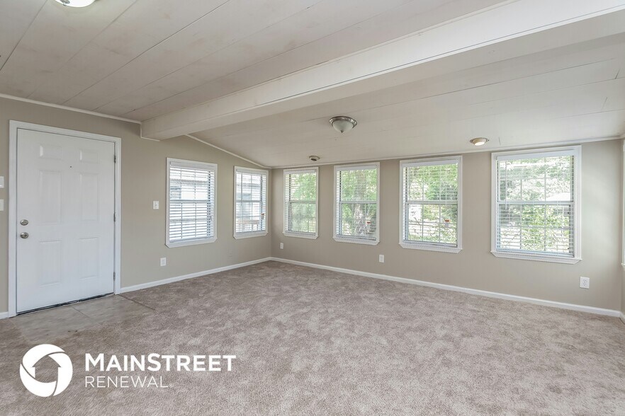 Building Photo - 6394 Waikiki Way