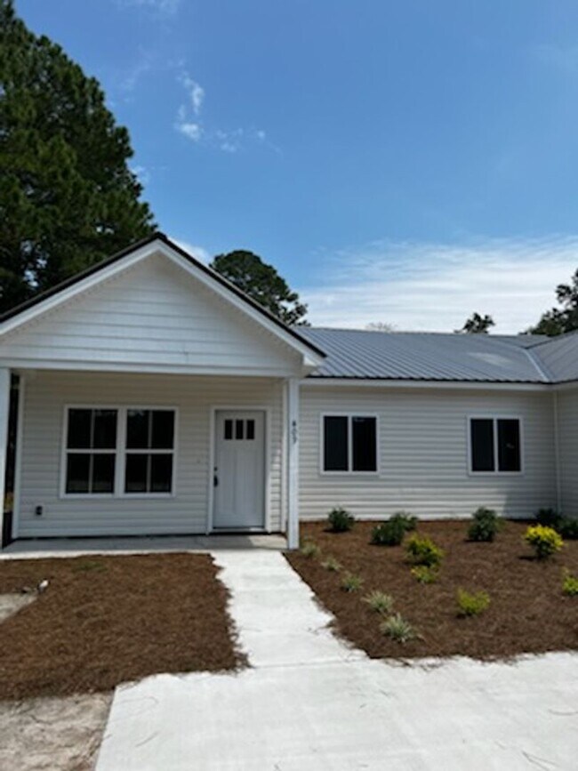 Primary Photo - Brand New 3 Bedroom, 2 Bathroom Duplex in ...