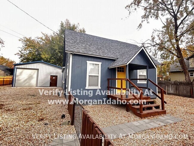 Building Photo - 305 E Teena St