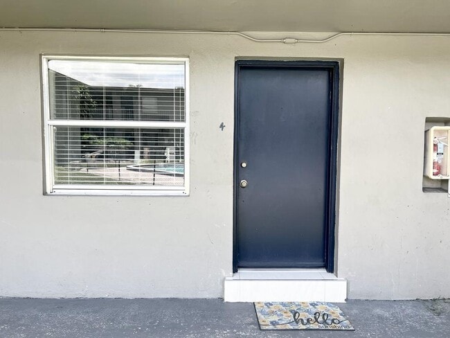 Building Photo - 3901 SW 112th Ave