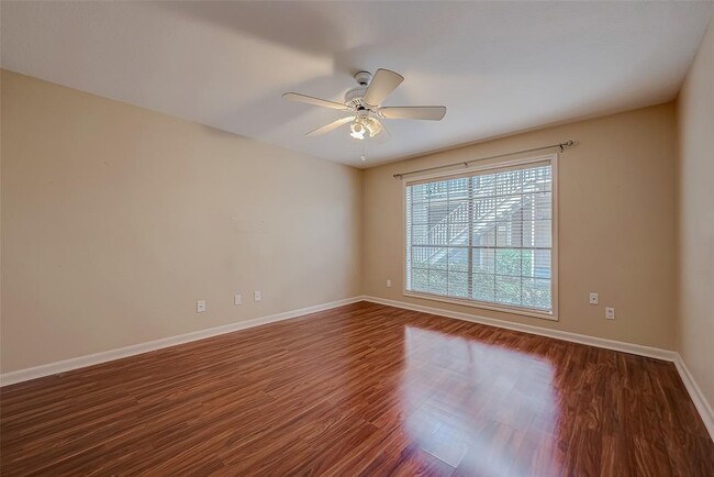 Building Photo - 1311 Antoine Dr