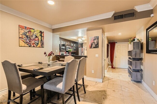 Building Photo - 210 E Flamingo Rd