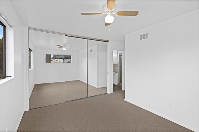 Building Photo - Single level home in San Carlos