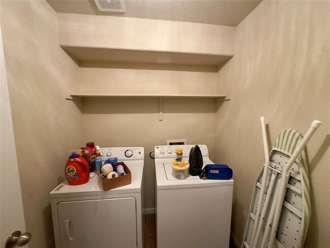 Building Photo - 315 Wildcat Dr