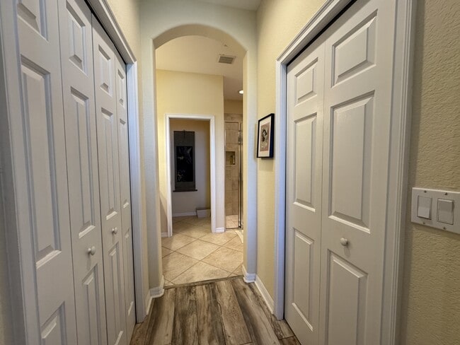 Building Photo - 462 Montelluna Dr