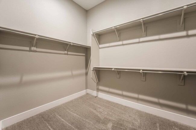 Building Photo - Stunning 3 Bedroom One Story home in Summe...