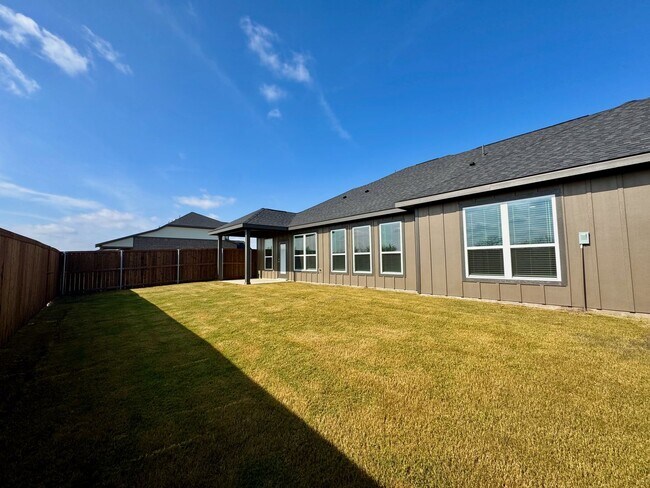 Building Photo - 3842-3844 Clovis St.