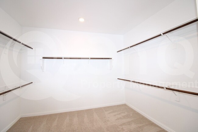 Building Photo - 7324 Black Cherry Ln