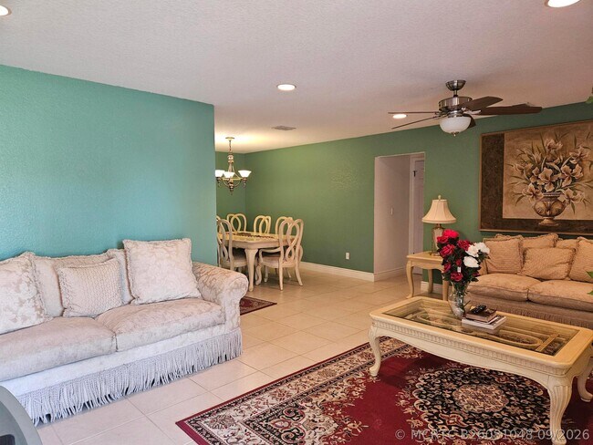 Building Photo - 286 NE Brunson Ct