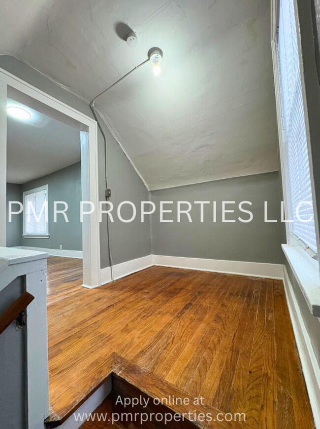 Building Photo - 2805 Jules St