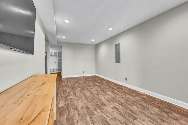 Building Photo - 213 John Duke Tyler Blvd