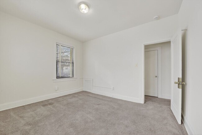 Interior Photo - 5400 LLC - CORPORATE