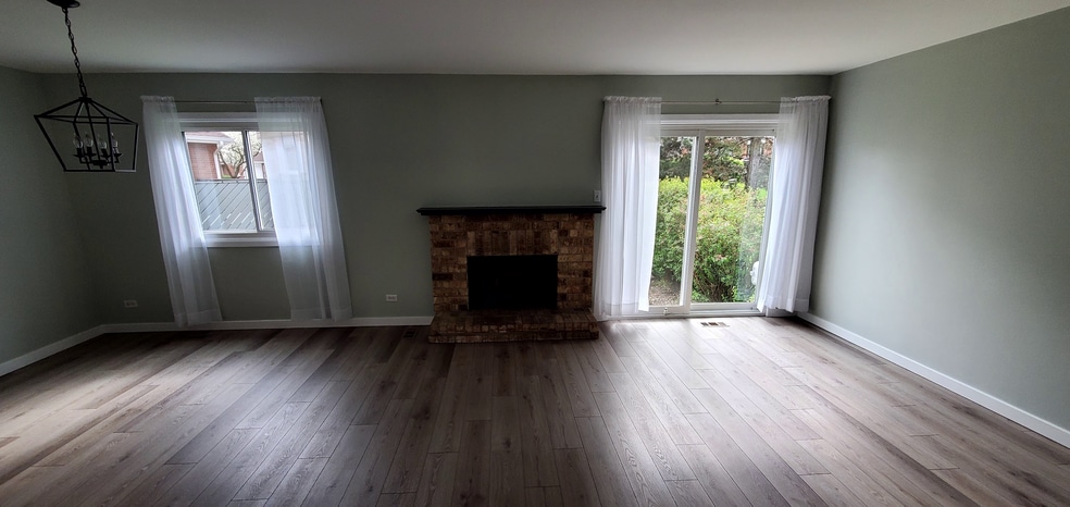 Building Photo - 1576 Dundee Dr