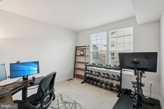 Building Photo - 10960 Presidential Pkwy