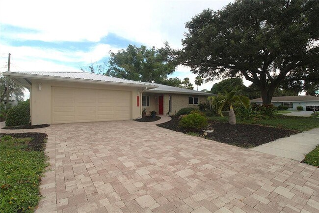 Building Photo - 6512 Bowline Dr
