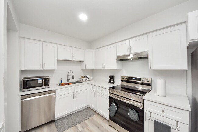 Building Photo - 6710 Biggs Ct