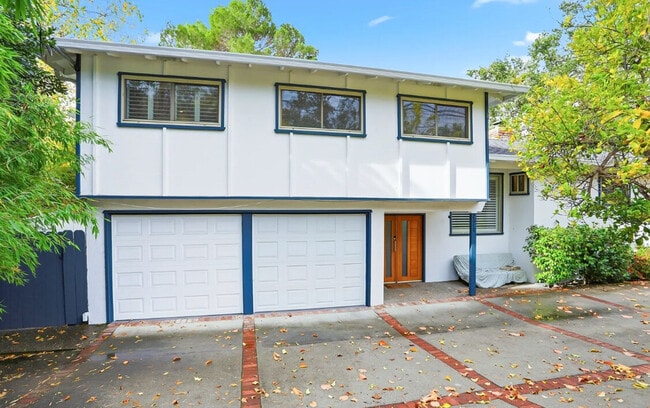 Building Photo - 339 Vine St