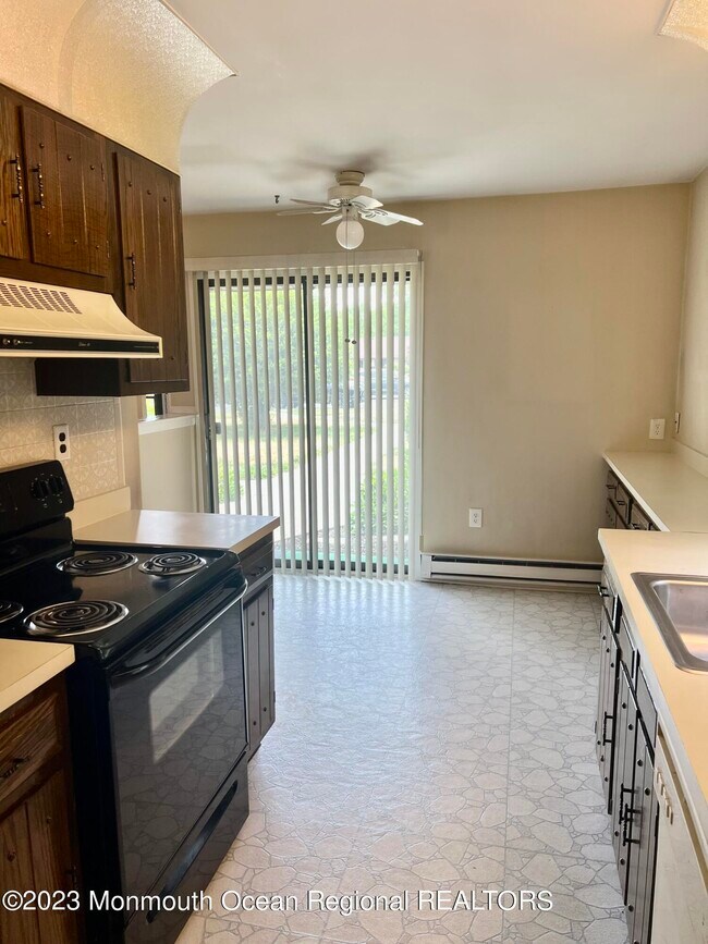 Building Photo - 143 Cross Slope Ct