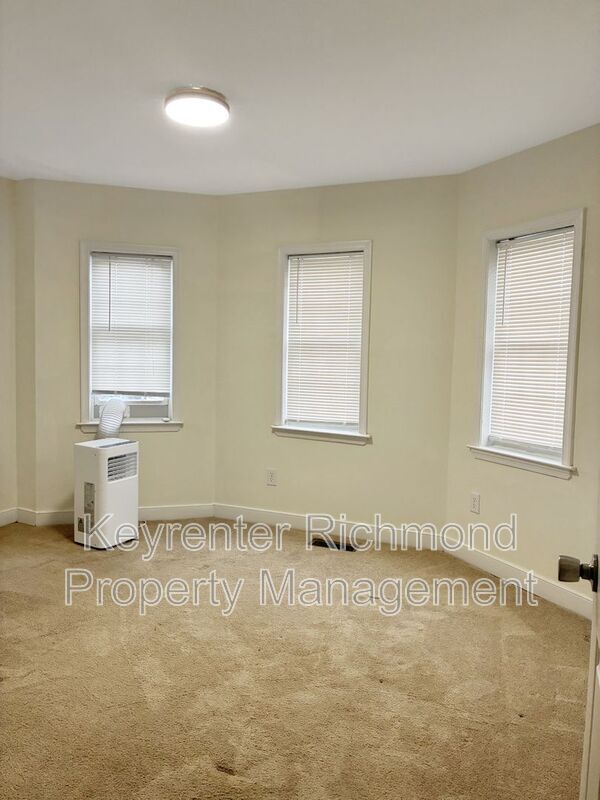 Building Photo - 2003 Cedar St