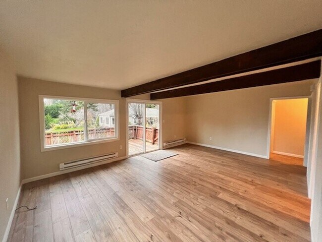 Building Photo - 2167