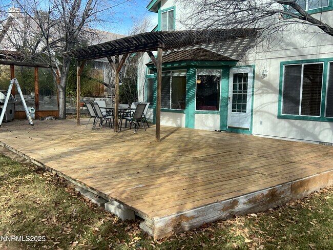 Building Photo - 1809 Lakeland Hills Dr