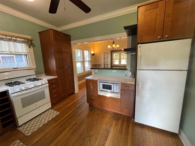 Building Photo - 4621 Michaux St
