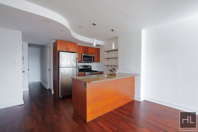 Building Photo - 721 Flushing Ave