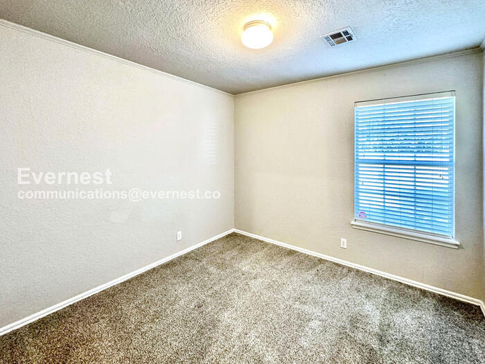 Building Photo - 1201 W 112th St