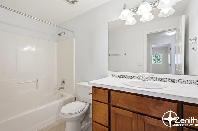 Building Photo - 2409 SE 139th Ave