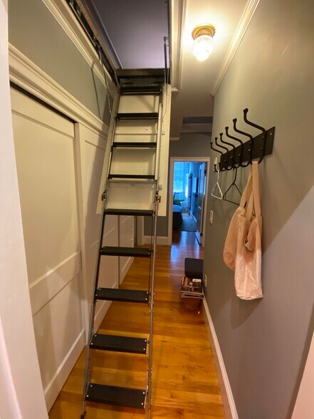 Building Photo - 167 Beacon St