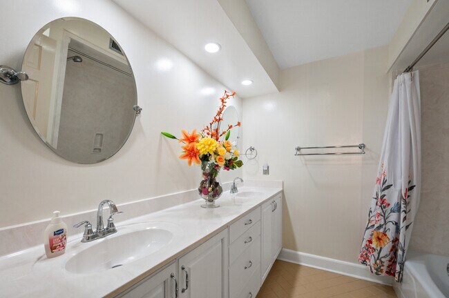 Building Photo - 254 Berkley Ct