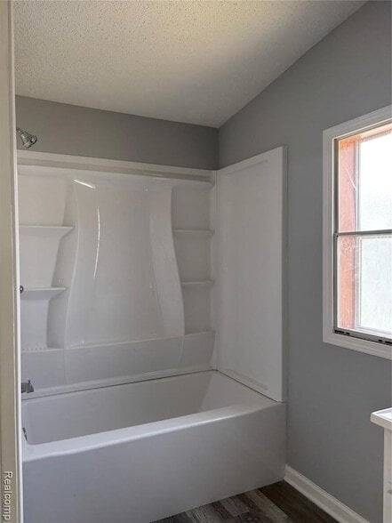 Building Photo - 1524 Crescent Ln Dr