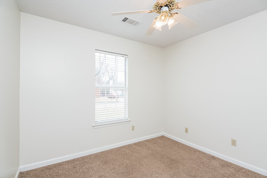 Building Photo - 6940 Brady Hill Dr