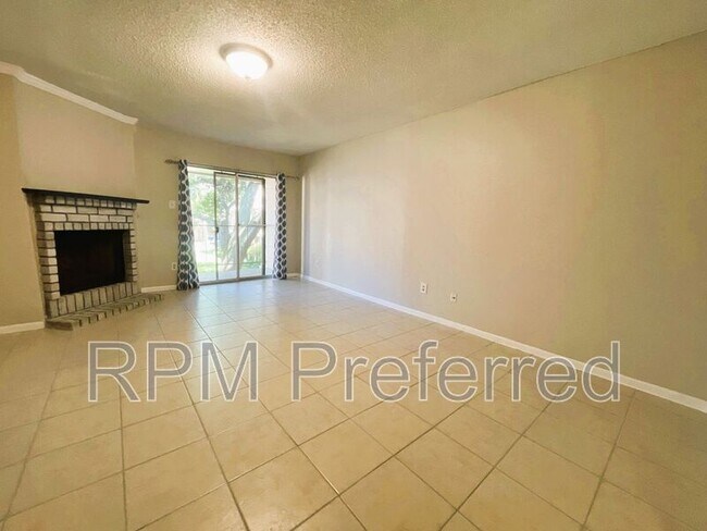 Building Photo - 2800 Jeanetta St